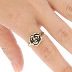 Low Price on Vintage Rose-shaped Ring